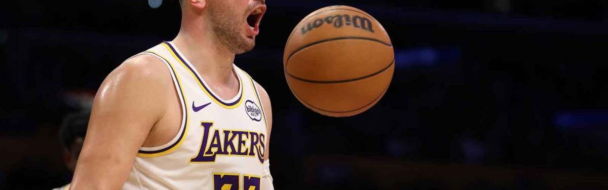 湖人卢卡·东契奇对球迷的垃圾话“你说什么，混蛋？”视频疯传